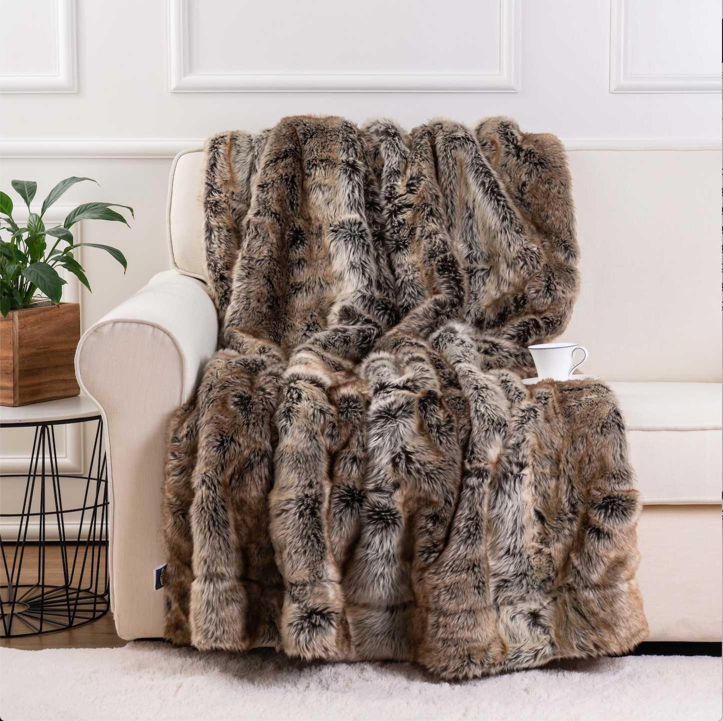 Bjarne - Luxury Faux Fur Blanket