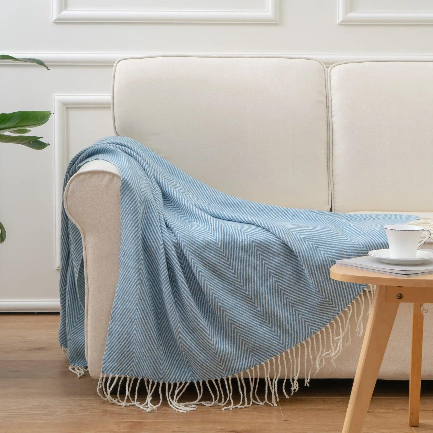 Botilda - Throw Blanket