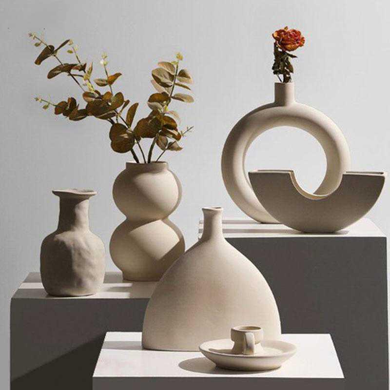 Ingrid - Minimal Ceramic Vase