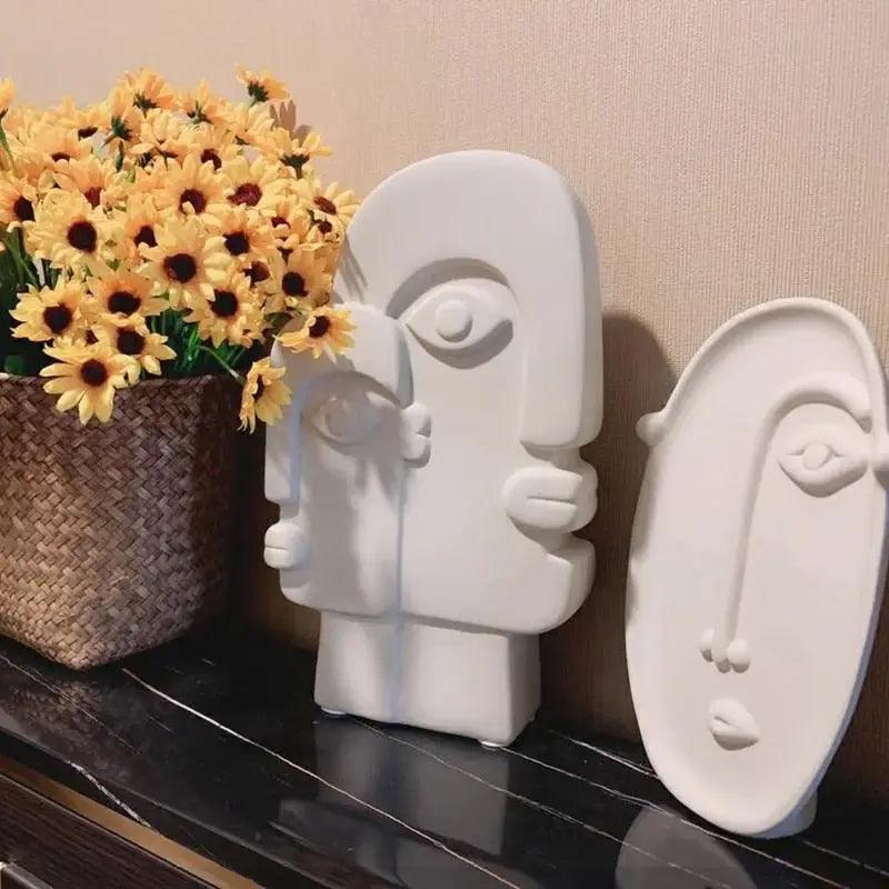 Linnea - Nordic Ceramic Face Vase